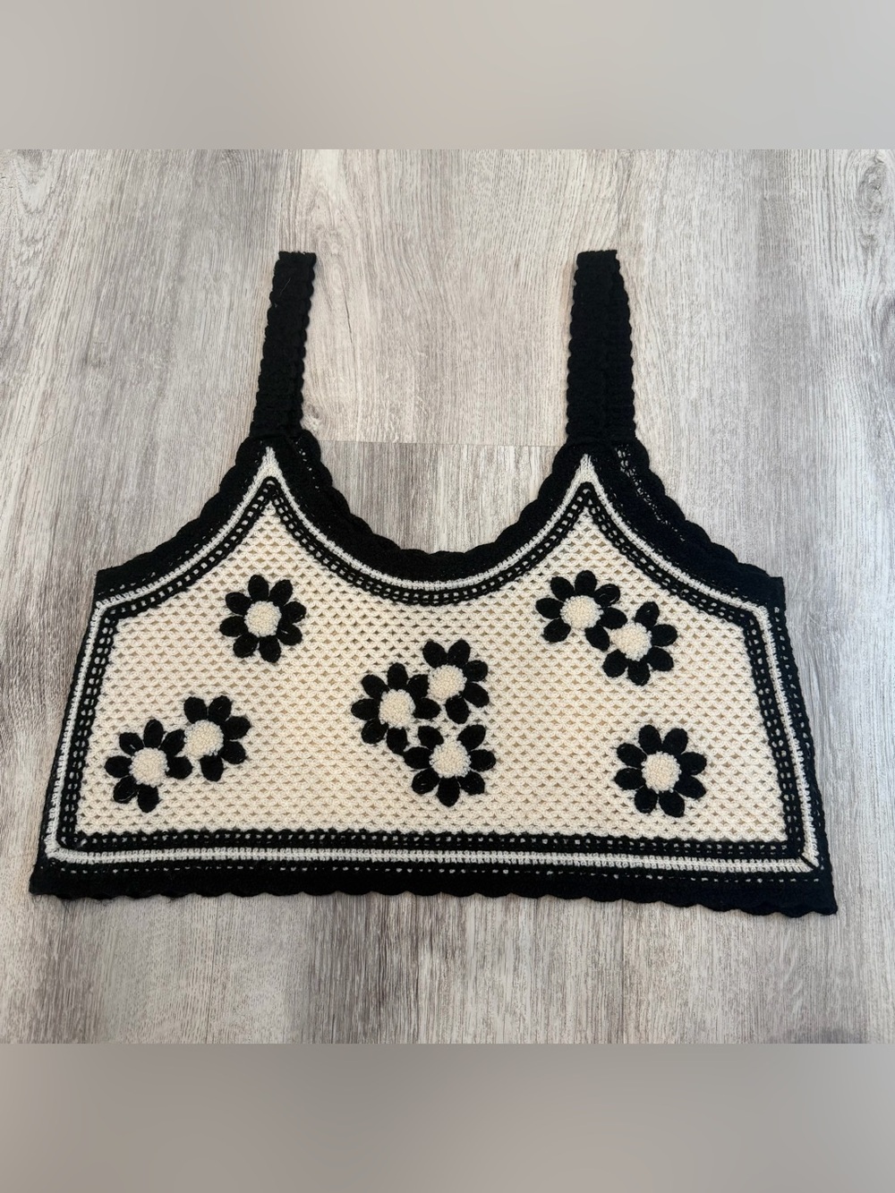 Black & Cream Daisy Crochet Style‎ Knit Tank Top Size Small